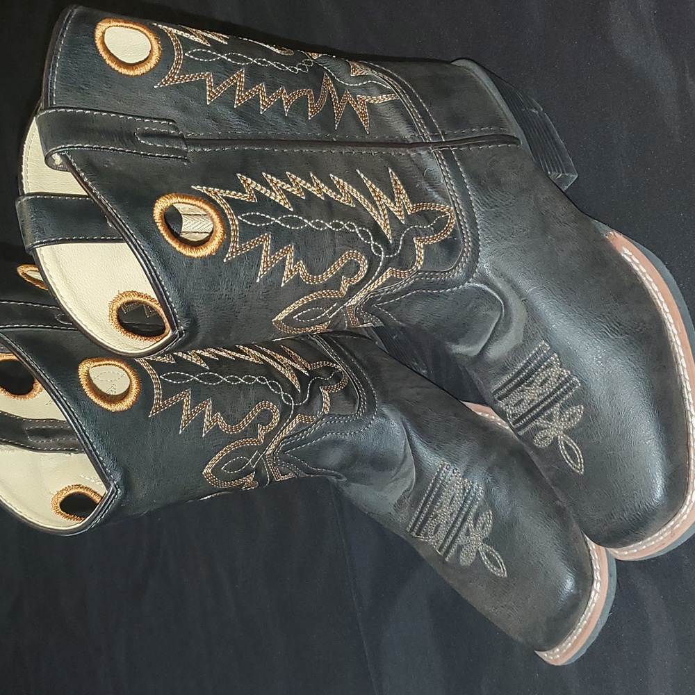 Swift Creek Boots Kids Size 6